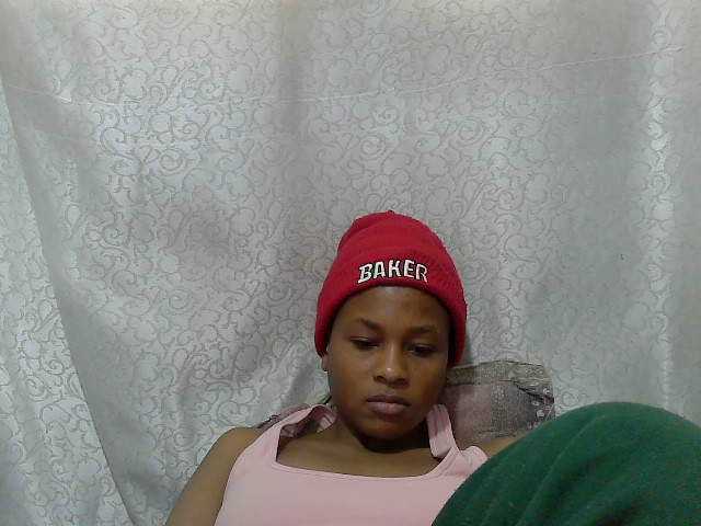 Caroldoly live cam on BongaCams