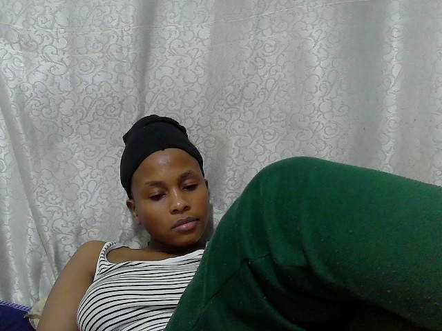 Caroldoly live cam on BongaCams