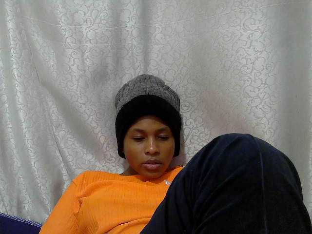 Caroldoly live cam on BongaCams
