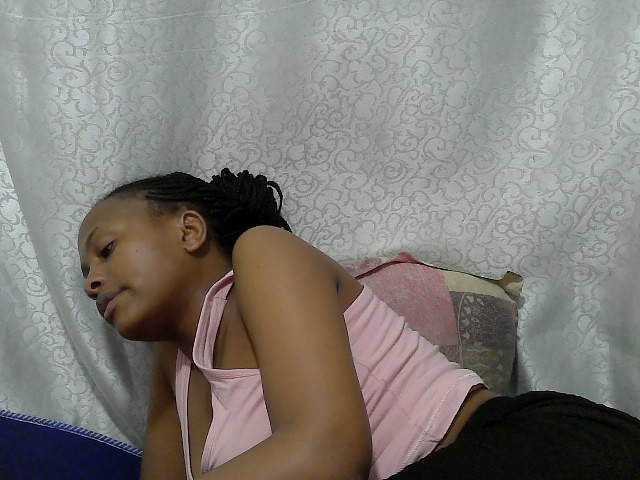 Caroldoly live cam on BongaCams