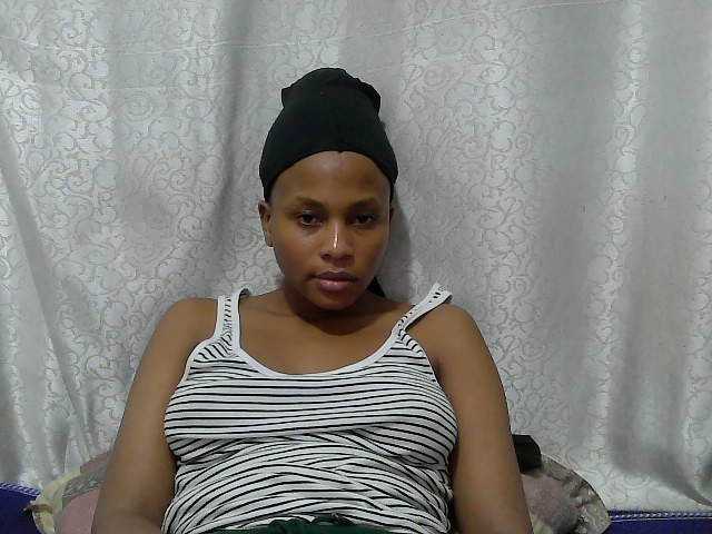 Caroldoly live cam on BongaCams