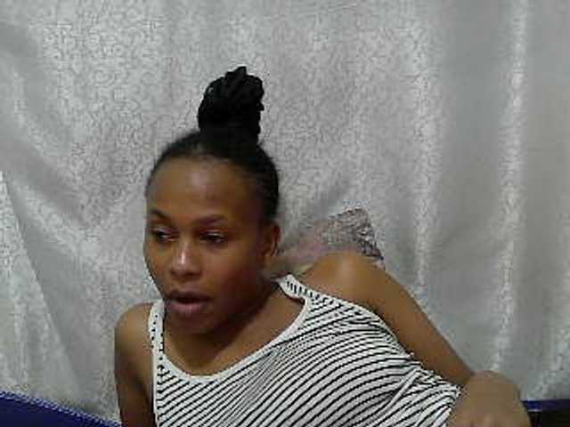 Caroldoly live cam on BongaCams