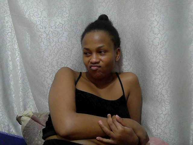 Caroldoly live cam on BongaCams