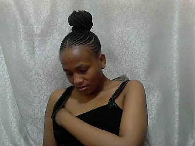 Caroldoly live cam on BongaCams