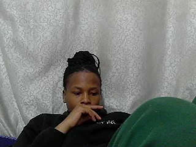 Caroldoly live cam on BongaCams