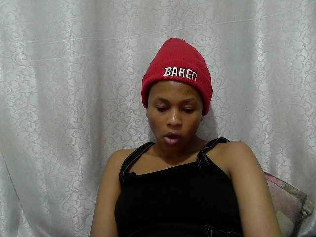 Caroldoly live cam on BongaCams