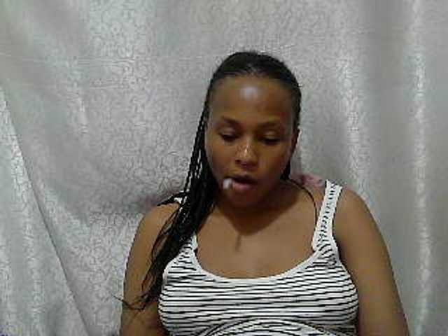 Caroldoly live cam on BongaCams