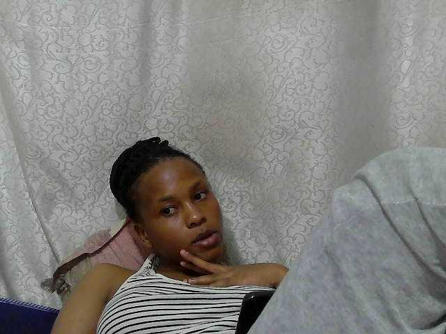 Caroldoly live cam on BongaCams
