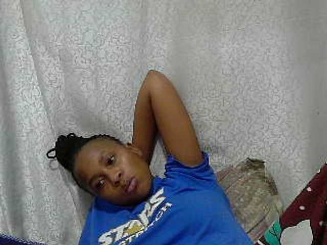Caroldoly live cam on BongaCams