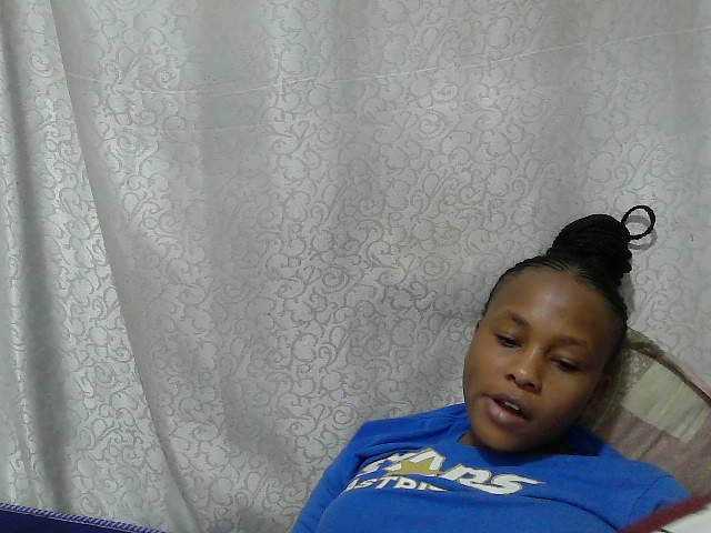 Caroldoly live cam on BongaCams