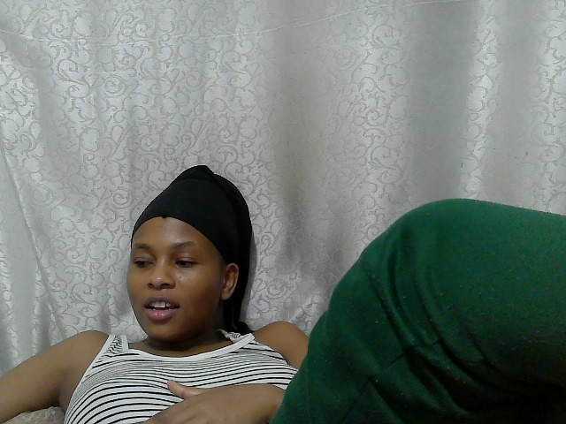 Caroldoly live cam on BongaCams