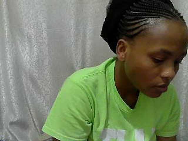 Caroldoly live cam on BongaCams