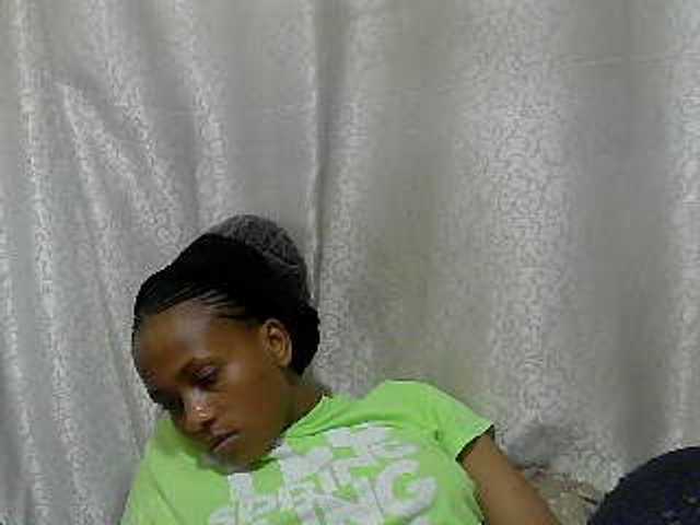 Caroldoly live cam on BongaCams