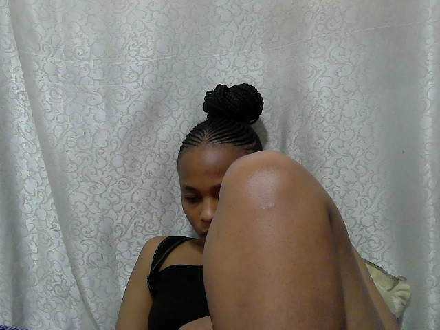 Caroldoly live cam on BongaCams