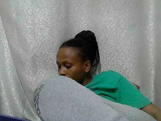 Caroldoly live cam on BongaCams