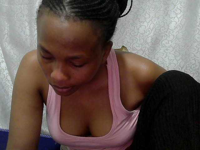 Caroldoly live cam on BongaCams
