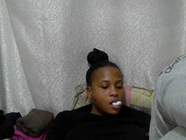 Caroldoly live cam on BongaCams