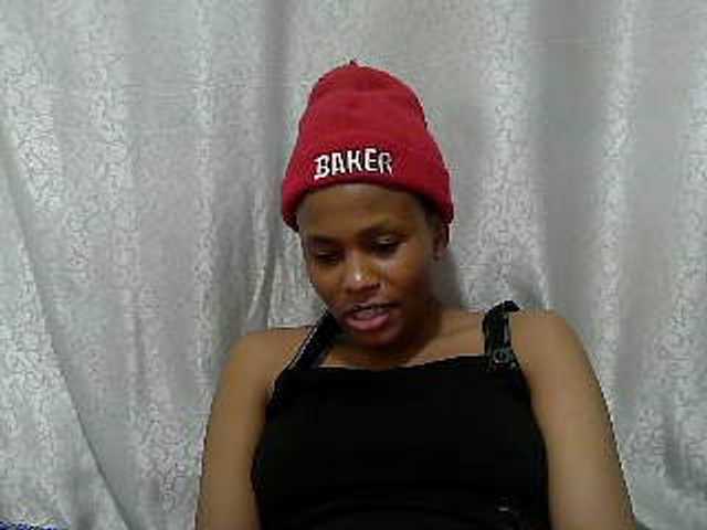 Caroldoly live cam on BongaCams