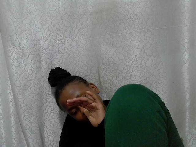 Caroldoly live cam on BongaCams