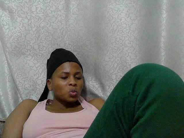 Caroldoly live cam on BongaCams