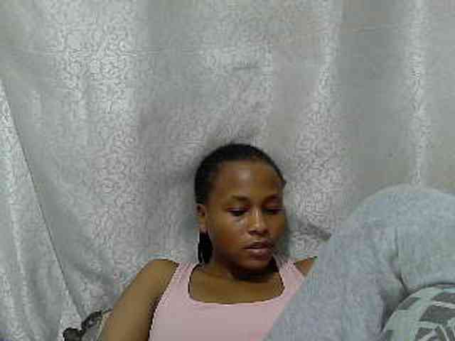 Caroldoly webcam