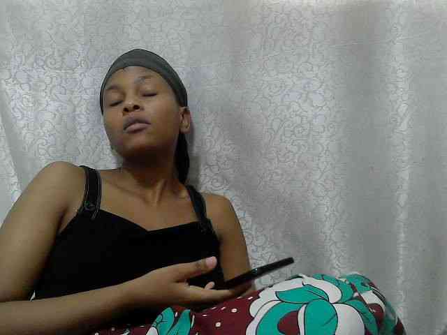 Caroldoly webcam