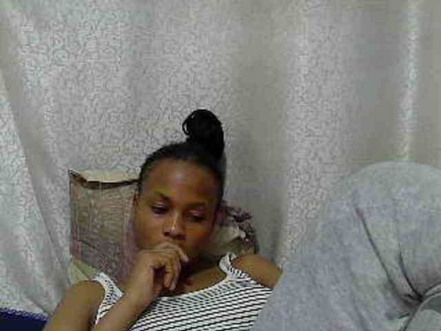 Caroldoly webcam