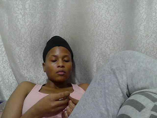 Caroldoly webcam