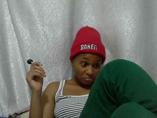 Caroldoly Live Webcam on BongaCams