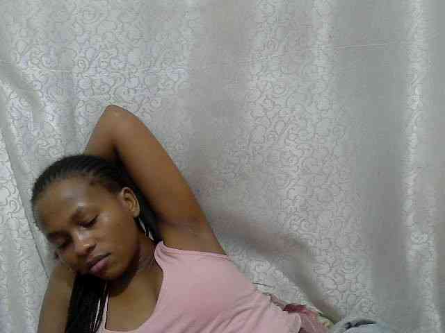 Caroldoly webcam