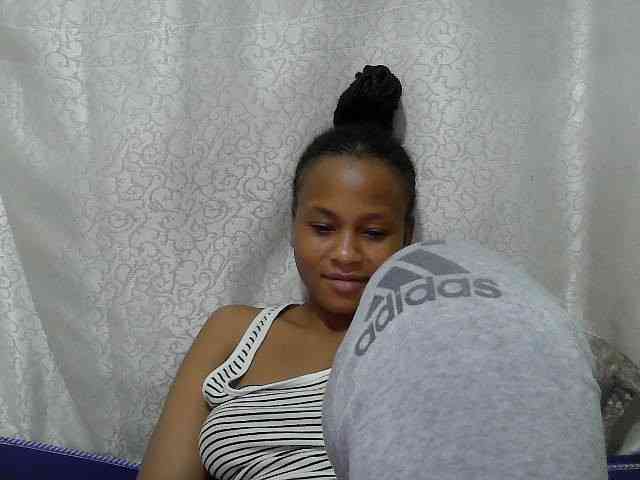 Caroldoly webcam