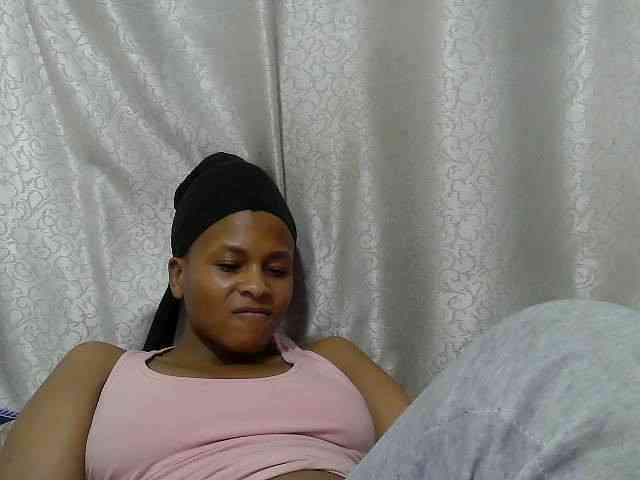 Caroldoly webcam