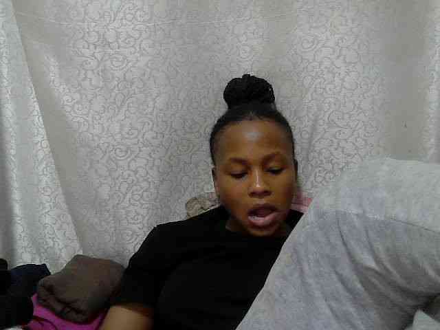Caroldoly webcam
