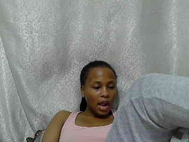 Caroldoly webcam