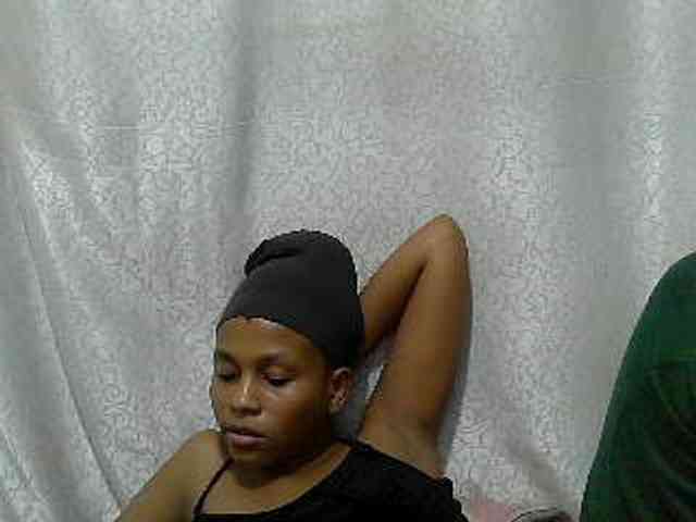 Caroldoly Live Webcam on BongaCams