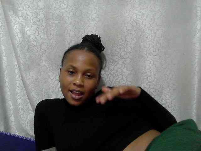 Caroldoly Live Webcam on BongaCams