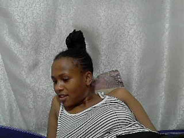 Caroldoly webcam