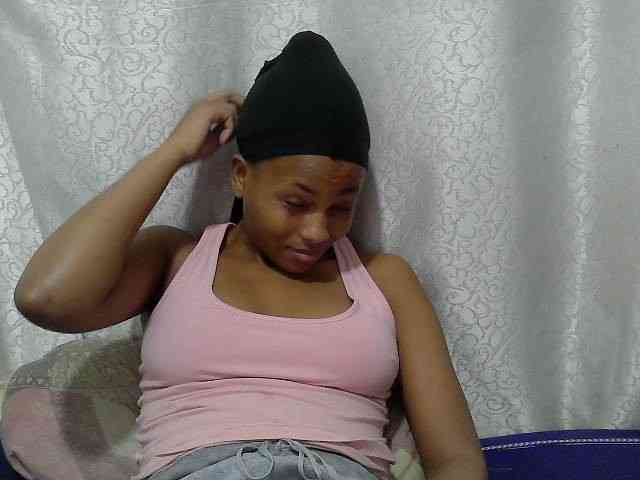 Caroldoly webcam
