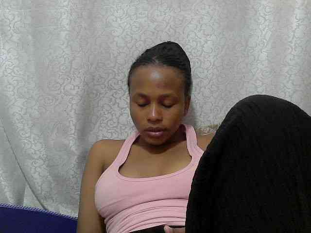 Caroldoly webcam