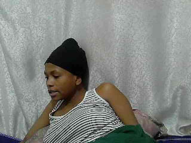 Caroldoly webcam