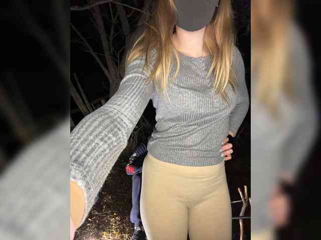 Sun-Moon Sex Cam Show
