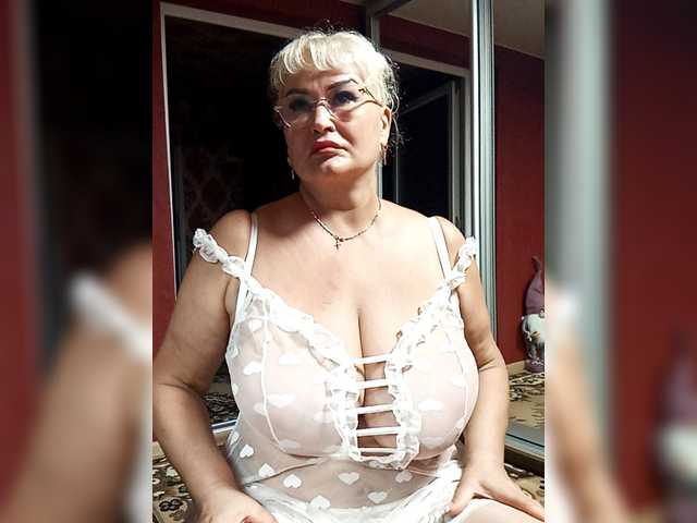 le modèle Jemma-Cori est en webcam porno dans un show sur le site bongacams, il possède les tags suivants: White/Caucasian,Blonde,Shaved