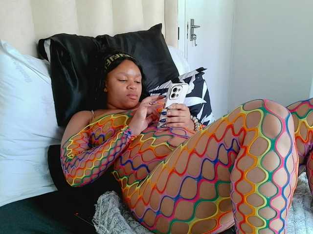 thiquekitten's BongaCams show and profile