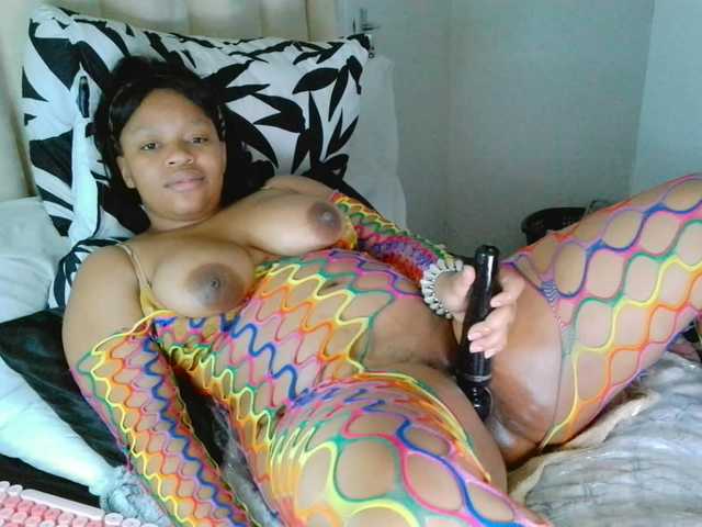 thiquekitten's BongaCams show and profile