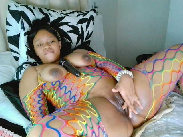 thiquekitten's BongaCams show and profile