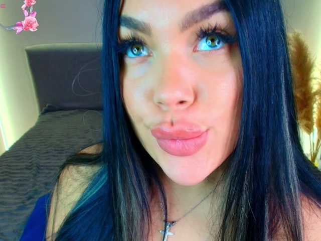 katerine-Monroe live cam preview