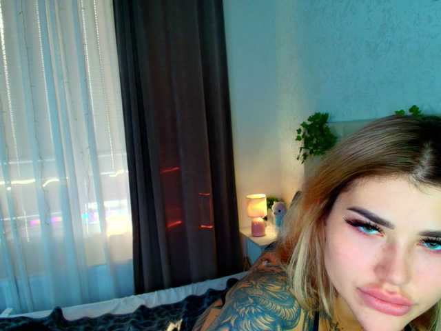 katerine-Monroe live cam on BongaCams