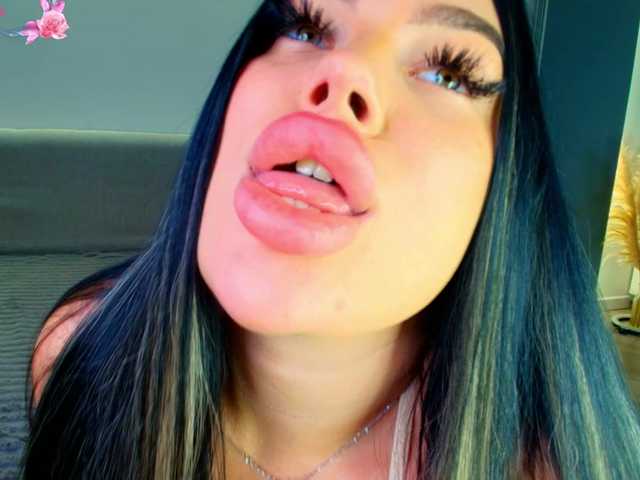 katerine-Monroe live cam on BongaCams