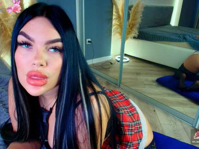 katerine-Monroe live cam on BongaCams
