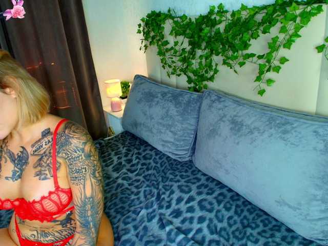 katerine-Monroe live cam on BongaCams
